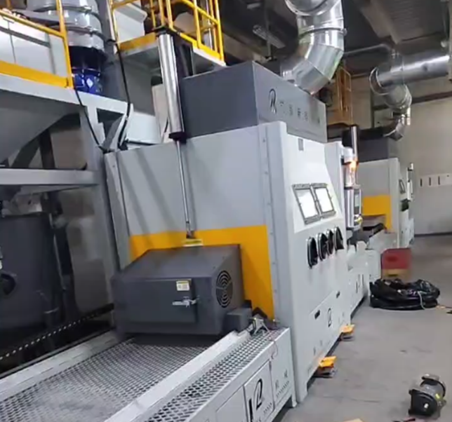 衡水抛丸机 vs 喷砂机：工业清理该怎么选？